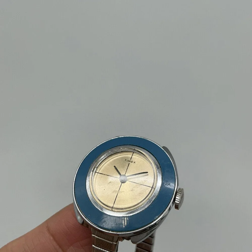 Vintage Timex Womens Watch 28mm Silver Tone Champagne Dial Blue Bezel Manual